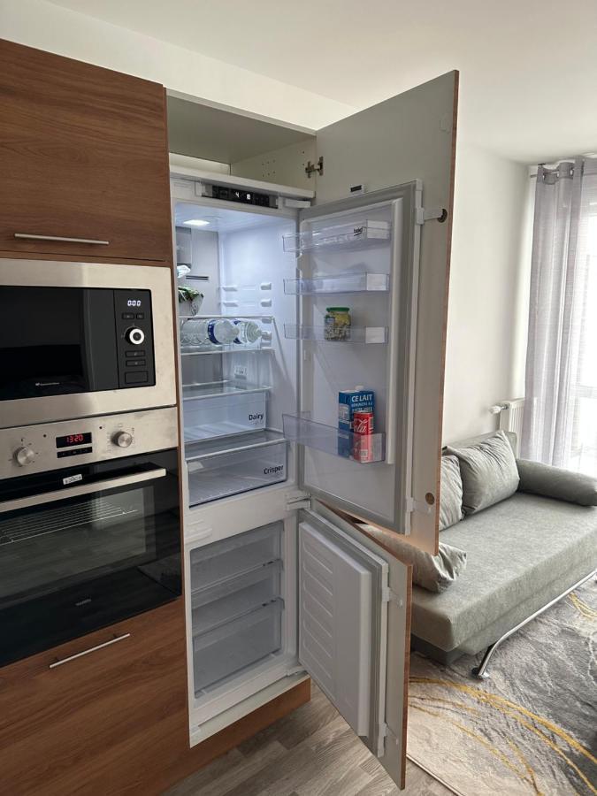 Agreable 2 Pieces Avec Balcon Et Parking Transports By Immo Kit Bnb Sarcelles Eksteriør billede