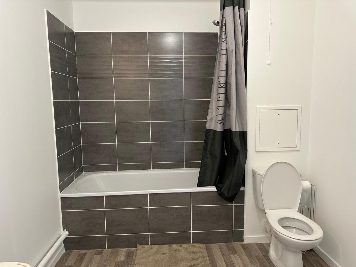 Agreable 2 Pieces Avec Balcon Et Parking Transports By Immo Kit Bnb Sarcelles Eksteriør billede