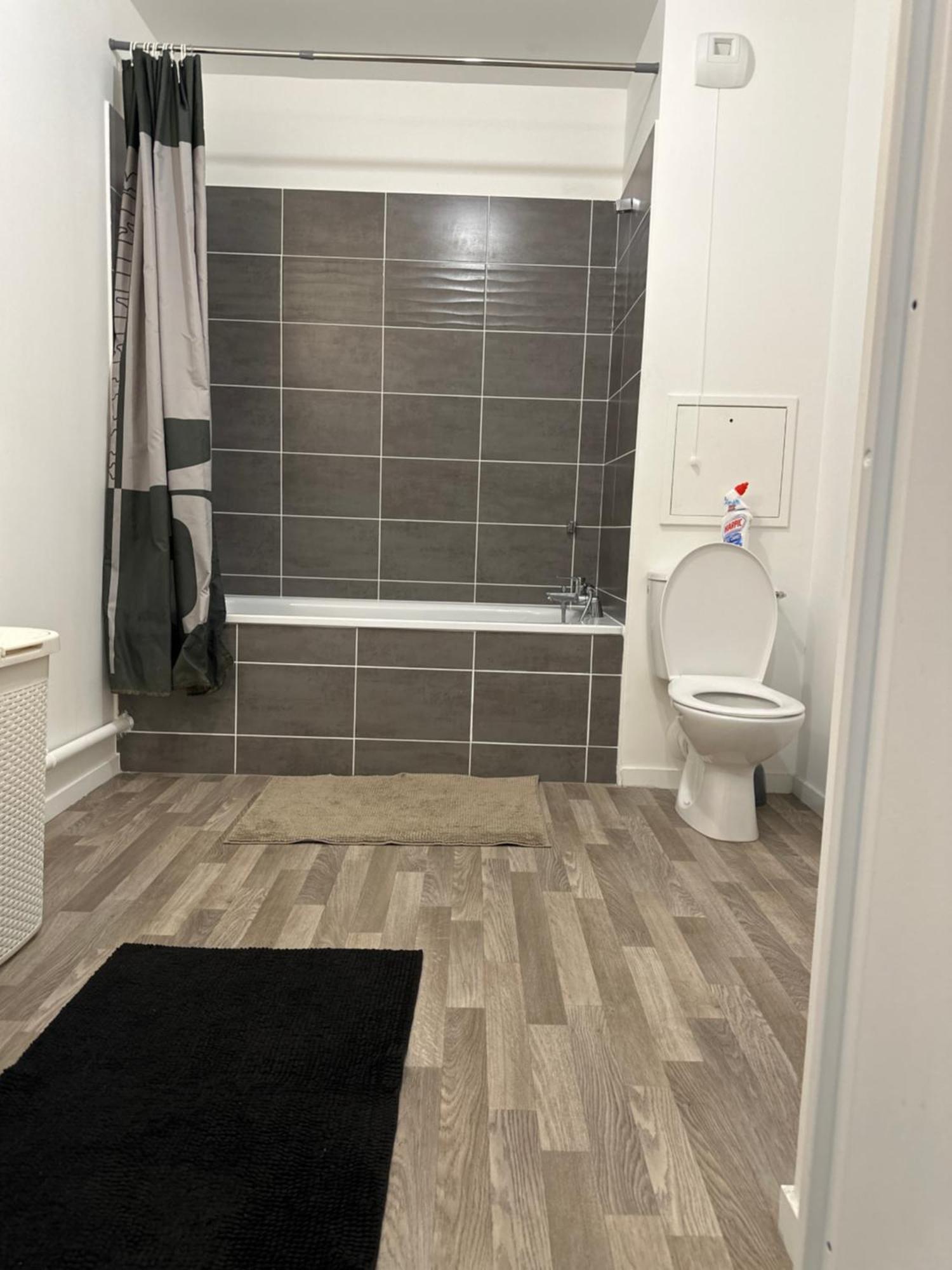 Agreable 2 Pieces Avec Balcon Et Parking Transports By Immo Kit Bnb Sarcelles Eksteriør billede